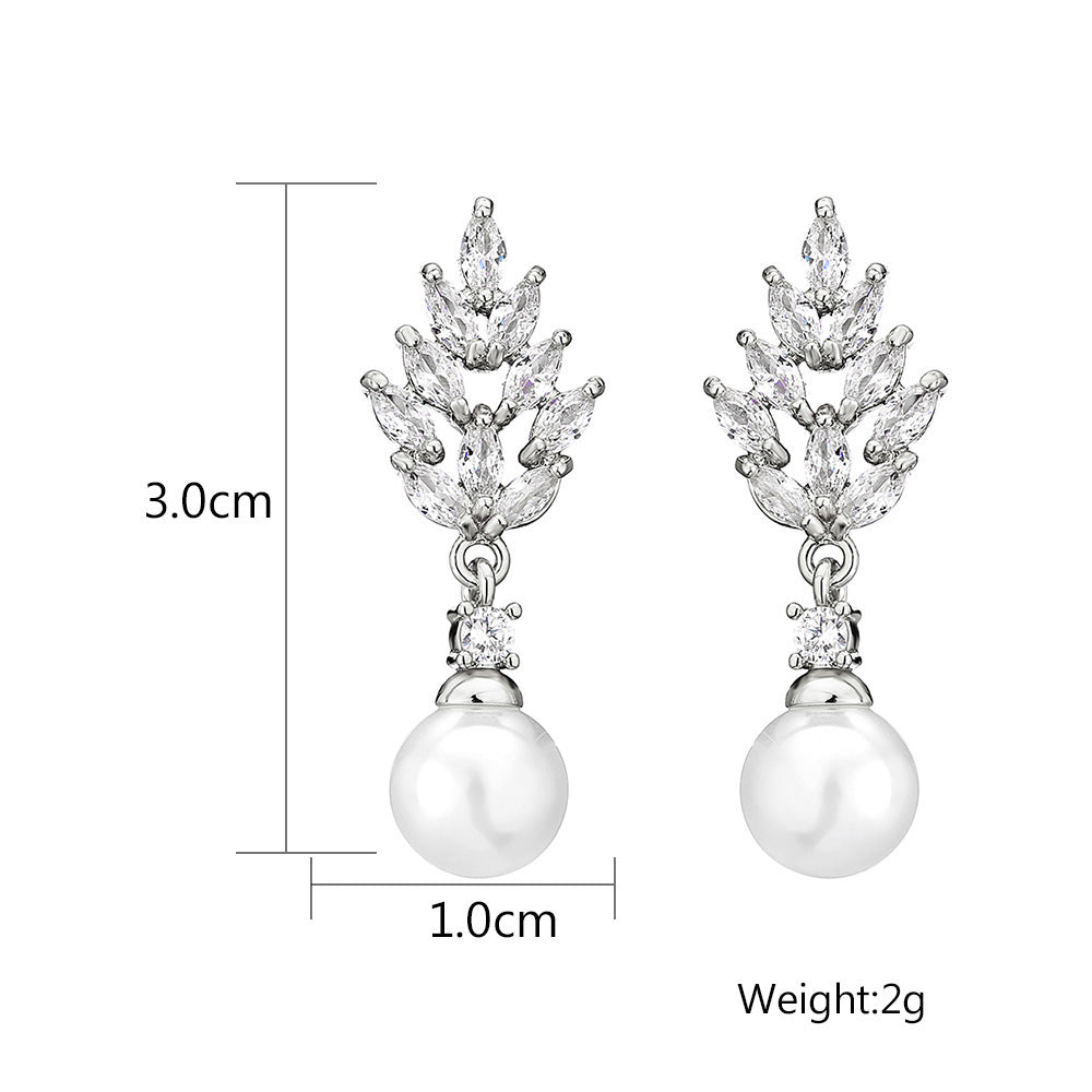 Stylish And Simple Personality Micro Inlaid Zircon Pearl Earrings